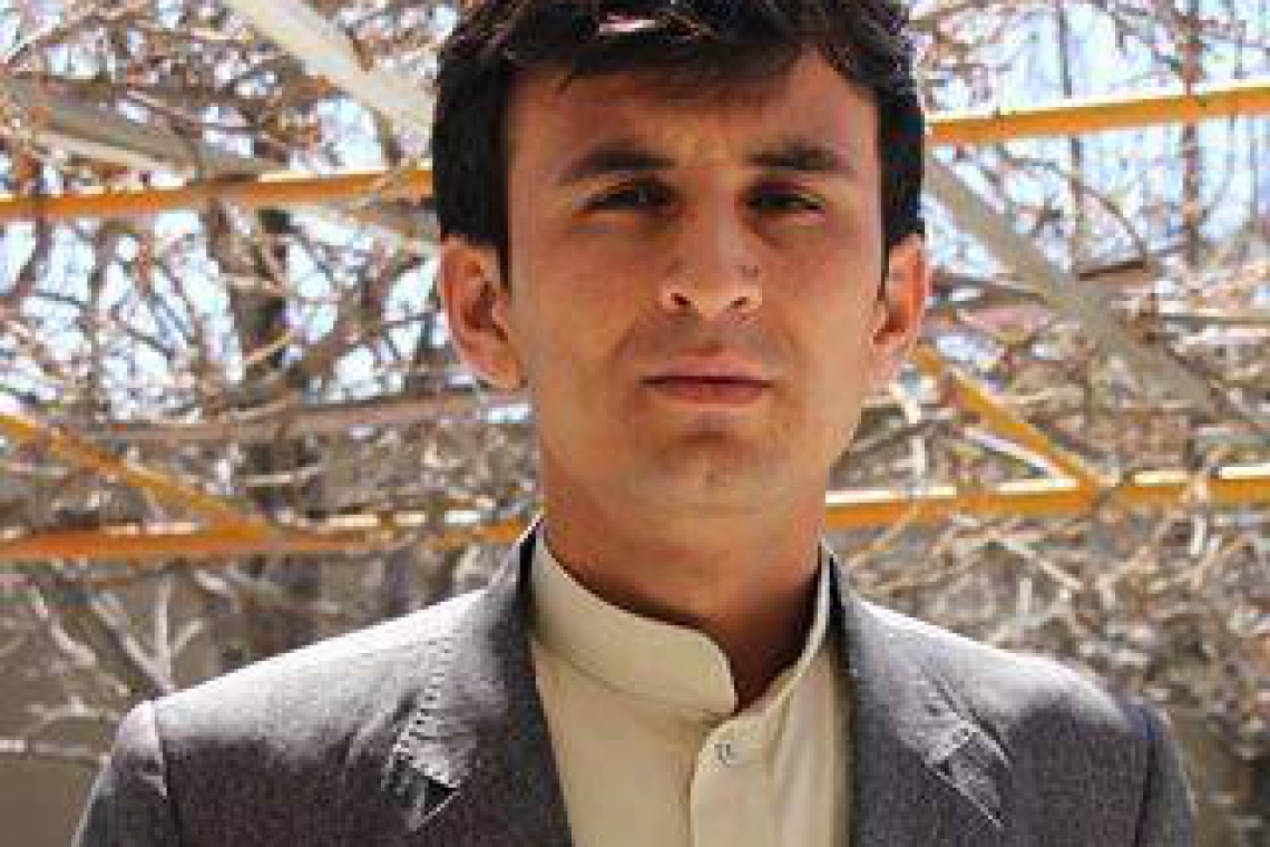 Traffic police beat investigative reporter in Kabul